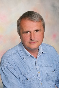 Dr. Helmut Neuhold